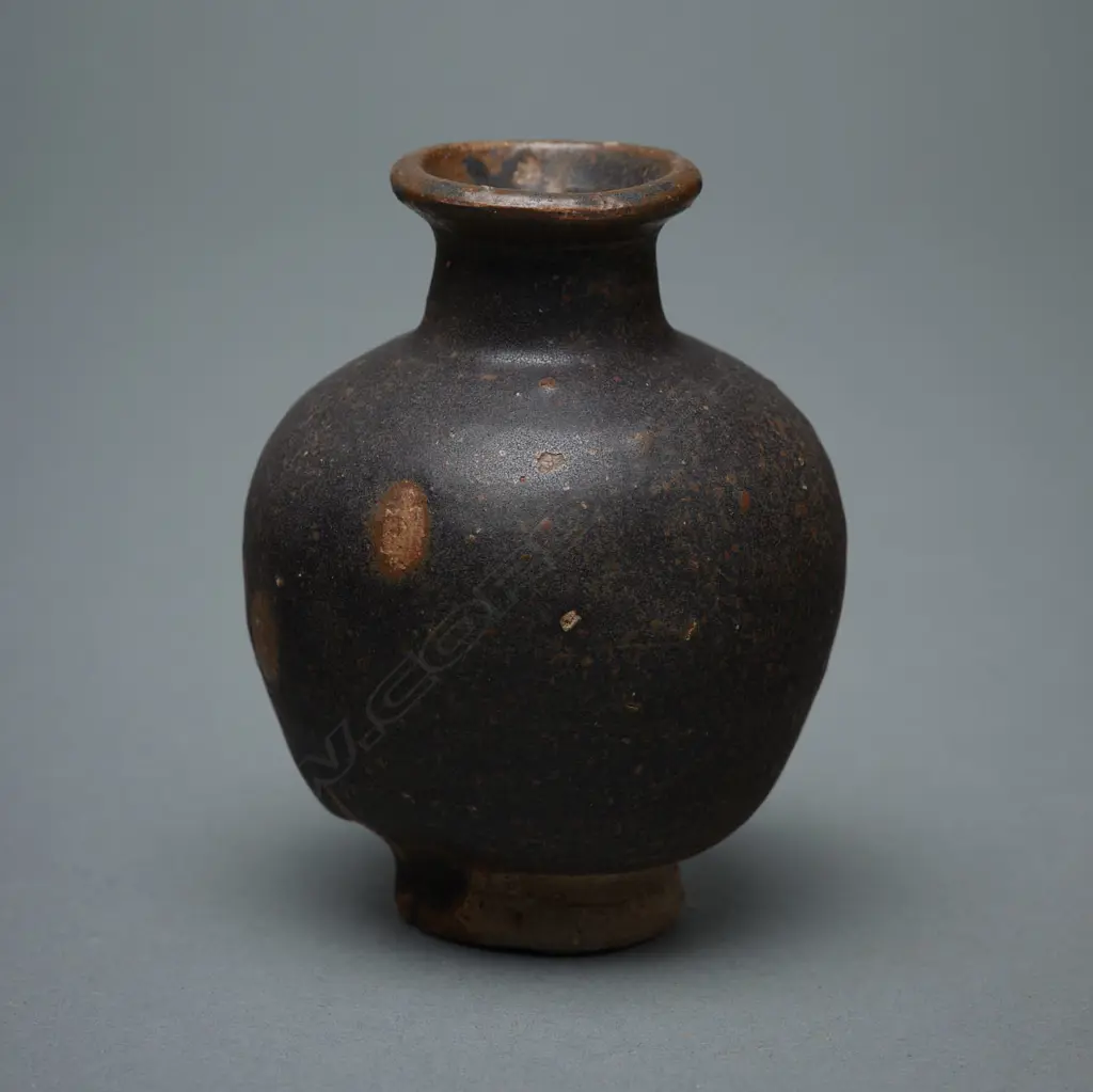 Stoneware jarlet – Sawankhalok - c.14thC, Image 1++